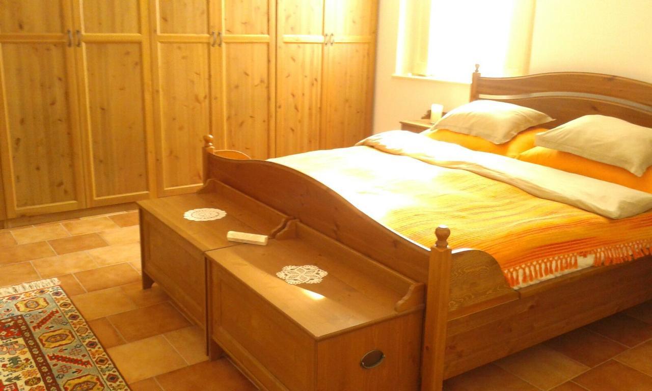 Resort La Tulipe Noire Cegledbercel Bagian luar foto